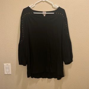 Selling a black blouse v neck style plus size 2x ( purchased at boot barn)